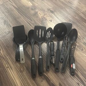 Black Kitchen Utensil Set